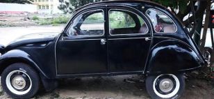 Đấu giá xe Citroel cổ của NSND Út Trà Ôn, ủng hộ đồng bào lũ lụt miền Trung