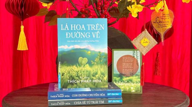 ‘Lá hoa trên đường về’ - Những vấn đáp mở lối tỉnh thức giữa đời sống hiện đại