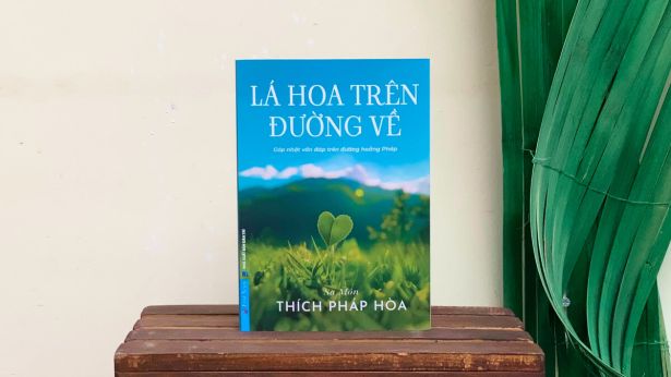 'Lá hoa trên đường về' - Tìm lại bình an giữa mê lộ cuộc đời